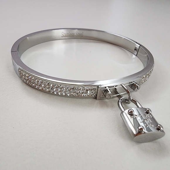 NWT FOREVER LOVE Silver Metal Lock Charm Stainless Steel Evening Bracelet - Picture 5 of 9
